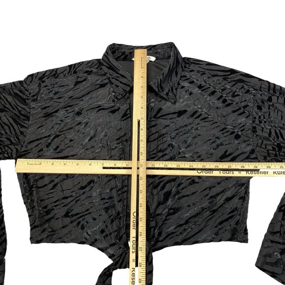 12th Tribe Crop Blouse Womens Medium Black Zebra Print Long Sleeve Tie Front - Picture 4 of 13